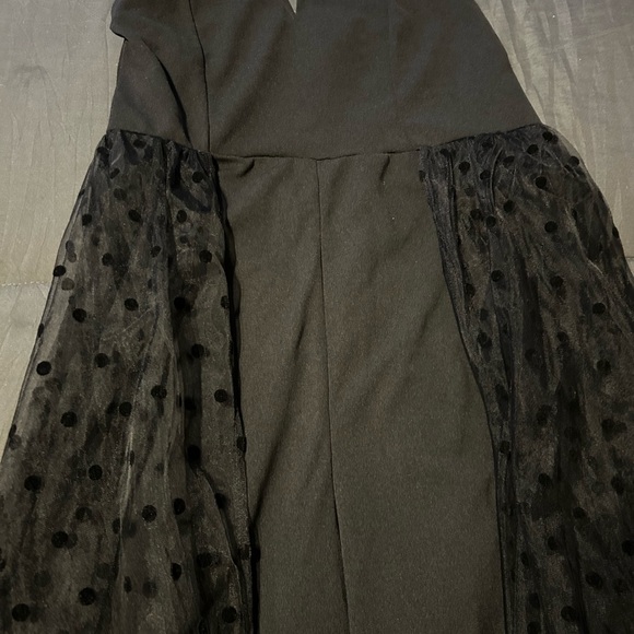 Chic Black Sleeveless Jumsuit with with Sheer Polka Dot Overlay - Picture 4 of 8